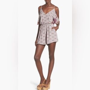 ASTR The Label Cold Shoulder Romper size M